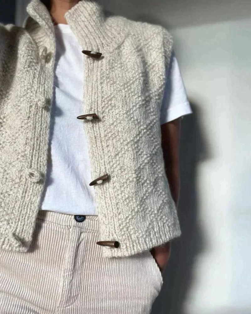 Sleeveless knit gilet