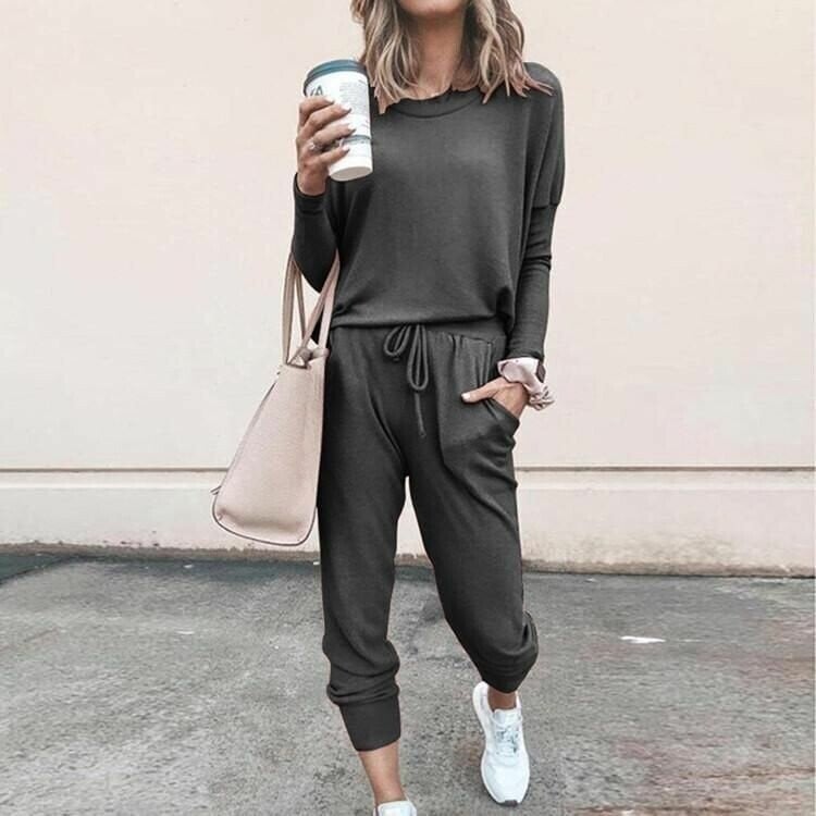 Women's long sleeve top and jogger pants set